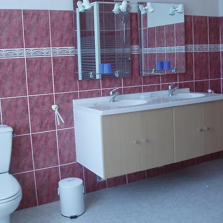 Chateau Des Poteries Bed and breakfast Fresville