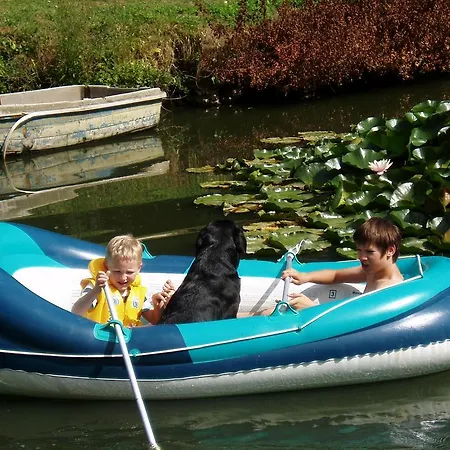 Bed & Breakfast Chateau Des Poteries 3*