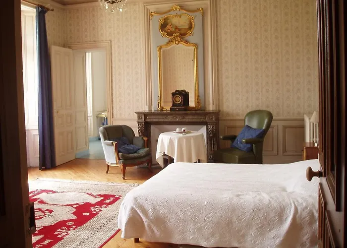 Chateau Des Poteries Bed & Breakfast Fresville