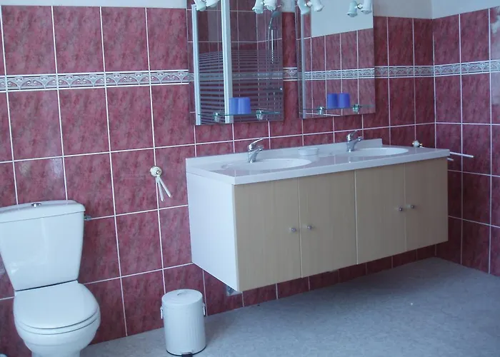 Chateau Des Poteries Bed & Breakfast Fresville